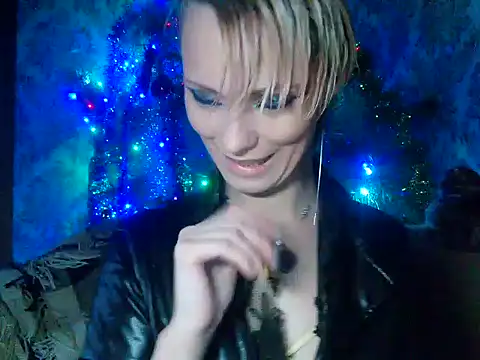 WildMissNiks online show from 12-28-24, 10:58