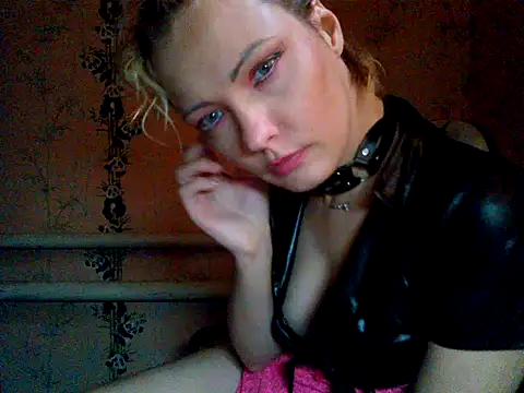 WildMissNiks online show from 10-24-25, 09:06