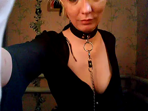 WildMissNiks online show from 10-28-25, 09:13