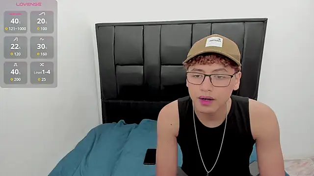 javieryalejandro online show from 10-13-25, 08:09