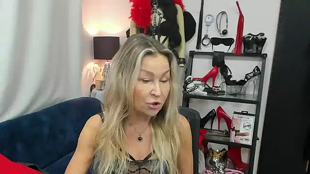 crystaLUX online show from 11-18-25, 05:23