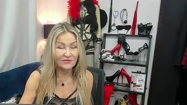 crystaLUX online show from 11-25-25, 06:02