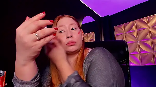 Snapshot of hannamartinn chatting on 09-17-25, 03:03 hannamartinn online show from 09-17-25, 03:03