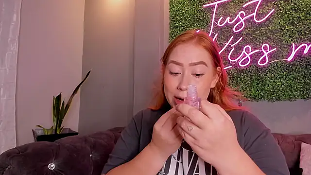 Snapshot of hannamartinn chatting on 10-08-25, 03:31 hannamartinn online show from 10-08-25, 03:31