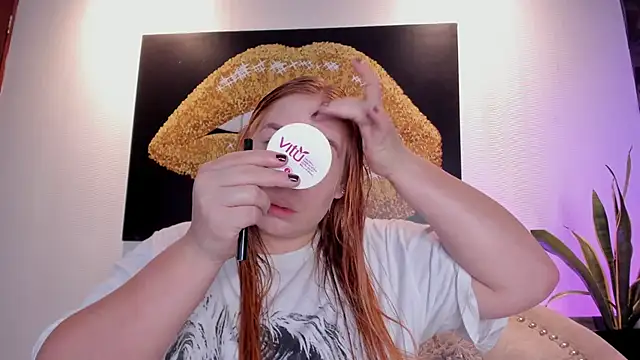 Snapshot of hannamartinn chatting on 10-27-25, 03:38 hannamartinn online show from 10-27-25, 03:38