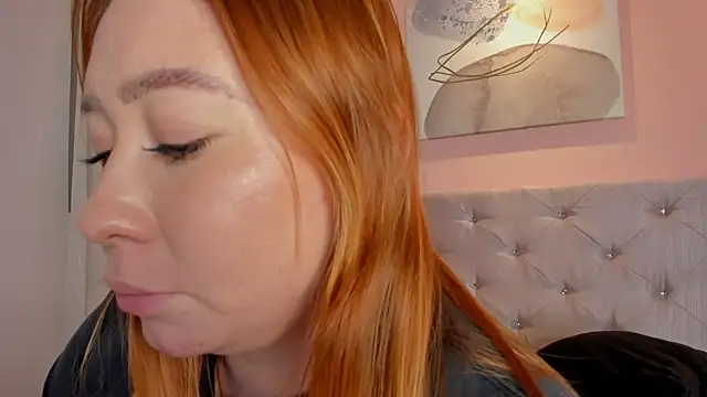 Snapshot of hannamartinn chatting on 11-14-25, 02:21 hannamartinn online show from 11-14-25, 02:21