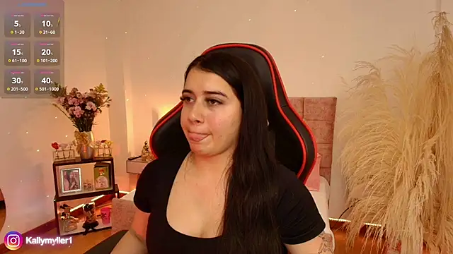 Snapshot of KallyMyller1 chatting on 12-16-24, 07:10 KallyMyller1 online show from 12-16-24, 07:10