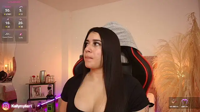 Snapshot of KallyMyller1 chatting on 01-28-25, 07:42 KallyMyller1 online show from 01-28-25, 07:42