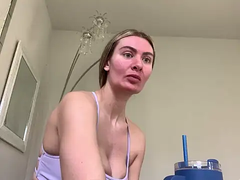 Alyssa rhoades online show from 12-22-25, 04:59