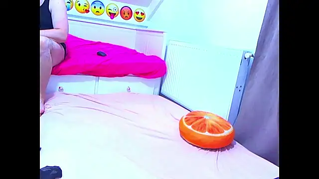 Snapshot of evehotty chatting on 03-18-26, 08:01 evehotty online show from 03-18-26, 08:01