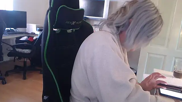 Snapshot of kathrin193 chatting on 02-18-25, 02:38 kathrin193 online show from 02-18-25, 02:38