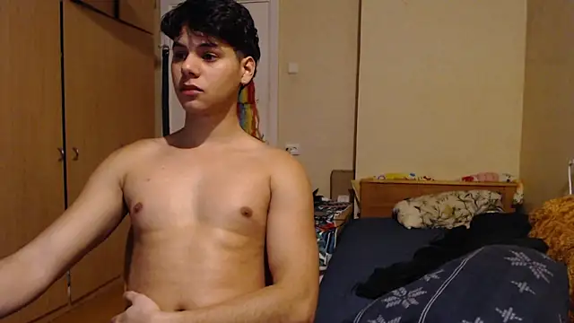 Snapshot of tomas_boy20 chatting on 11-15-25, 01:14 tomas boy20 online show from 11-15-25, 01:14