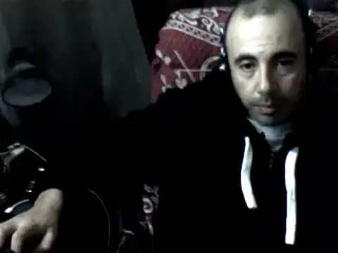 Snapshot of big_heart chatting on 02-12-26, 08:37 big heart online show from 02-12-26, 08:37