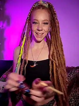 LucidLucy online show from 10-12-25, 09:41