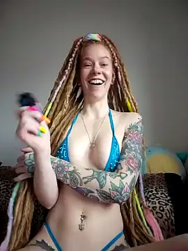 LucidLucy online show from 01-10-26, 03:36