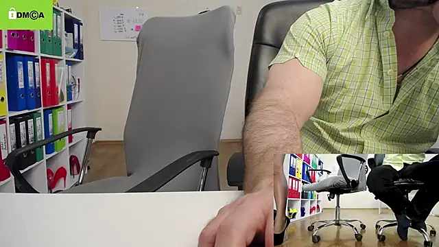 Snapshot of secret-office chatting on 03-12-25, 05:57 secret-office online show from 03-12-25, 05:57