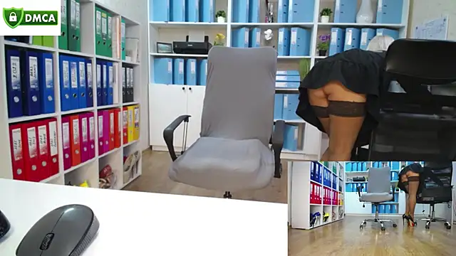 Snapshot of secret-office chatting on 10-20-25, 05:19 secret-office online show from 10-20-25, 05:19