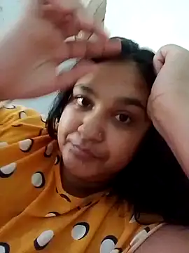 Snapshot of Indianbloom- chatting on 12-14-25, 10:42 Indianbloom- online show from 12-14-25, 10:42