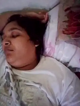 Snapshot of Indianbloom- chatting on 12-16-25, 07:24 Indianbloom- online show from 12-16-25, 07:24