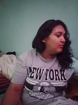 Snapshot of Indianbloom- chatting on 12-18-25, 09:59 Indianbloom- online show from 12-18-25, 09:59