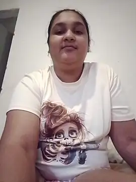 Snapshot of Indianbloom- chatting on 12-21-25, 08:32 Indianbloom- online show from 12-21-25, 08:32