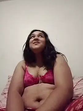 Snapshot of Indianbloom- chatting on 03-18-26, 03:26 Indianbloom- online show from 03-18-26, 03:26