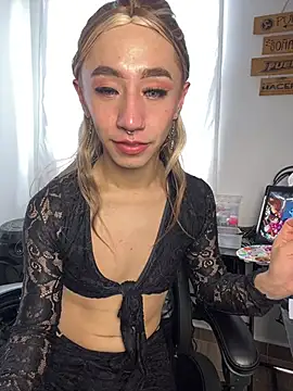 Snapshot of Littlebunny21 chatting on 12-15-24, 07:21 Littlebunny21 online show from 12-15-24, 07:21