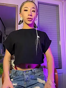 Snapshot of Littlebunny21 chatting on 10-24-25, 08:05 Littlebunny21 online show from 10-24-25, 08:05