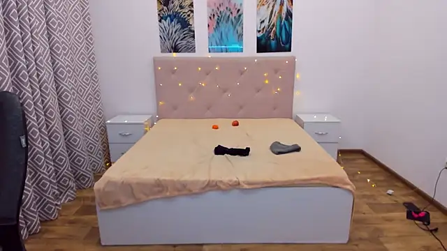 AlexiaDarren online show from 12-14-24, 01:17