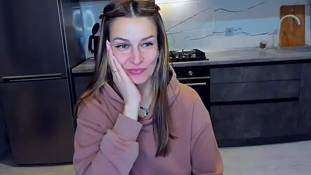 AlexiaDarren online show from 02-24-25, 07:52