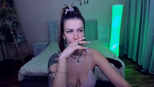 AlexiaDarren online show from 03-19-25, 09:58