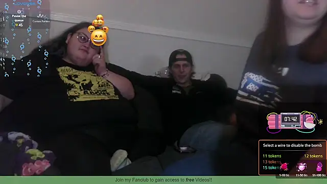 Snapshot of ZeTurtleMaster chatting on 03-09-25, 10:41 ZeTurtleMaster online show from 03-09-25, 10:41