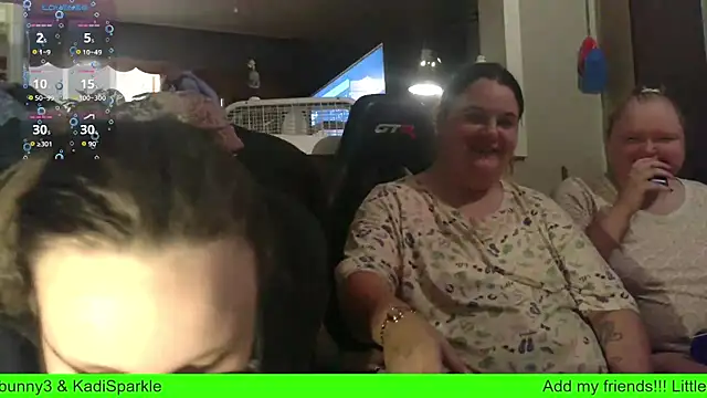 Snapshot of ZeTurtleMaster chatting on 09-15-25, 03:06 ZeTurtleMaster online show from 09-15-25, 03:06