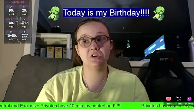 Snapshot of ZeTurtleMaster chatting on 09-26-25, 02:26 ZeTurtleMaster online show from 09-26-25, 02:26