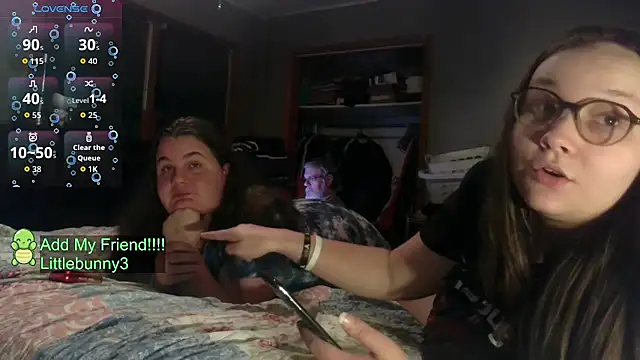 Snapshot of ZeTurtleMaster chatting on 10-31-25, 04:35 ZeTurtleMaster online show from 10-31-25, 04:35