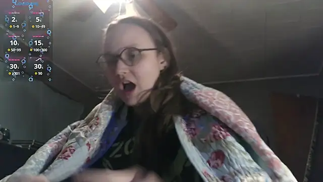 Snapshot of ZeTurtleMaster chatting on 11-11-25, 12:10 ZeTurtleMaster online show from 11-11-25, 12:10