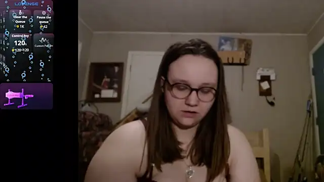 Snapshot of ZeTurtleMaster chatting on 04-06-26, 04:46 ZeTurtleMaster online show from 04-06-26, 04:46