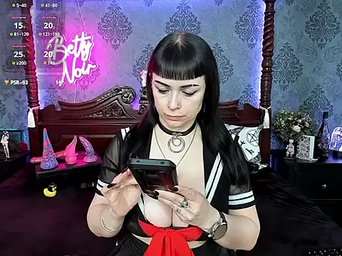 Snapshot of BettyNoir chatting on 10-04-25, 07:28 BettyNoir online show from 10-04-25, 07:28