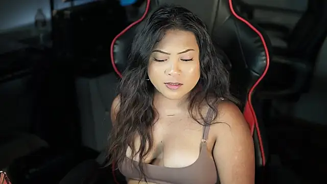 Snapshot of Bubbleliyah chatting on 12-05-24, 10:56 Bubbleliyah online show from 12-05-24, 10:56