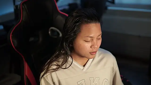 Snapshot of Bubbleliyah chatting on 12-29-24, 09:41 Bubbleliyah online show from 12-29-24, 09:41