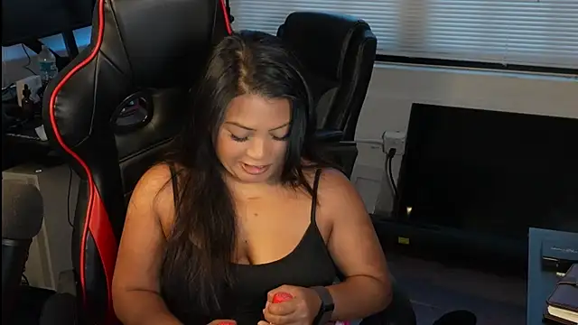 Snapshot of Bubbleliyah chatting on 02-17-25, 10:58 Bubbleliyah online show from 02-17-25, 10:58