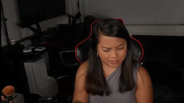 Snapshot of Bubbleliyah chatting on 03-13-25, 04:49 Bubbleliyah online show from 03-13-25, 04:49