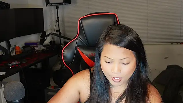 Snapshot of Bubbleliyah chatting on 09-09-25, 12:43 Bubbleliyah online show from 09-09-25, 12:43