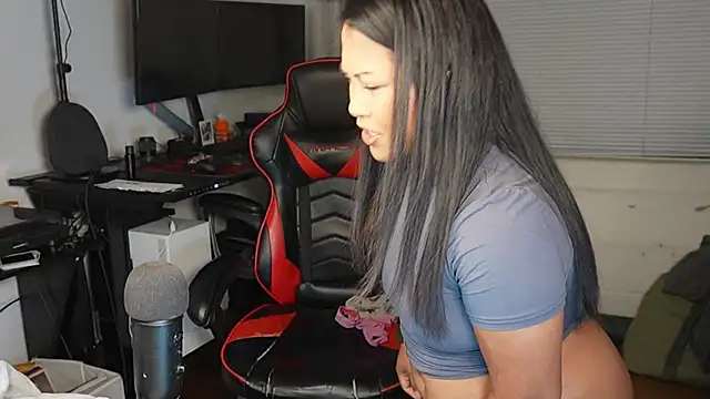 Snapshot of Bubbleliyah chatting on 09-12-25, 02:44 Bubbleliyah online show from 09-12-25, 02:44