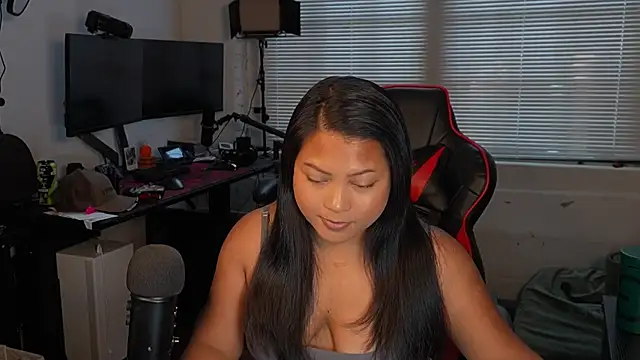 Snapshot of Bubbleliyah chatting on 09-21-25, 12:29 Bubbleliyah online show from 09-21-25, 12:29