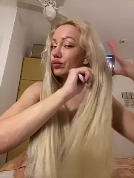 Snapshot of SofiaJoy chatting on 02-06-25, 02:26 SofiaJoy online show from 02-06-25, 02:26
