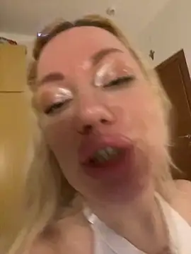 Snapshot of SofiaJoy chatting on 03-19-25, 10:42 SofiaJoy online show from 03-19-25, 10:42