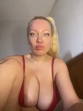 Snapshot of SofiaJoy chatting on 06-28-26, 07:36 SofiaJoy online show from 06-28-26, 07:36