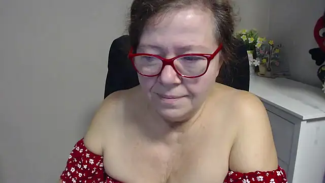 Snapshot of Adelewildx chatting on 02-06-25, 04:31 Adelewildx online show from 02-06-25, 04:31