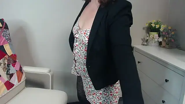 Snapshot of Adelewildx chatting on 02-10-25, 08:09 Adelewildx online show from 02-10-25, 08:09